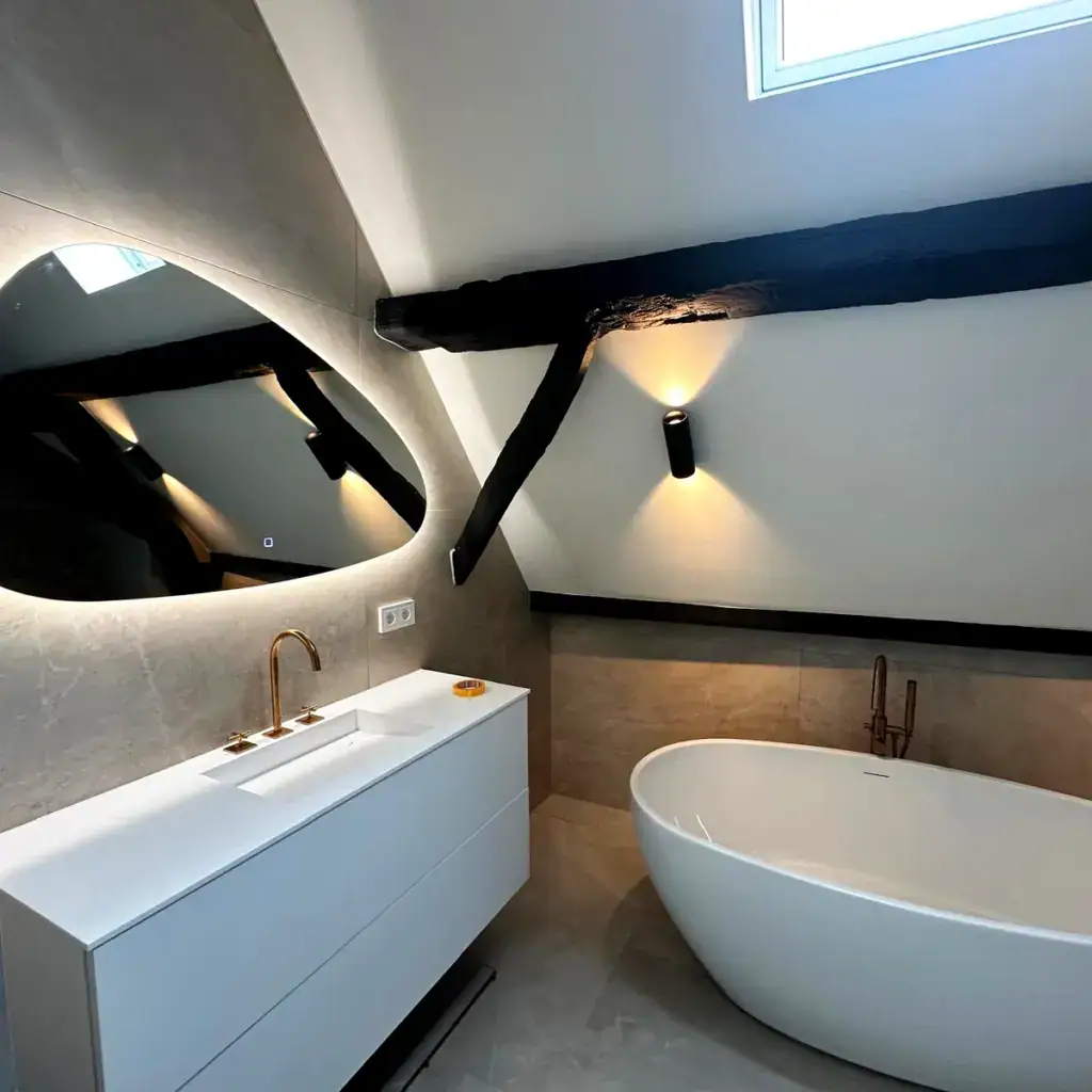 Badkamer en toilet kitten door kitbedrijf van Kerkoerle Kittechniek