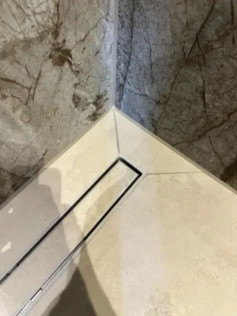 kitten natuursteen drain in douche veldhoven door kerkoerle kit techniek eindhoven