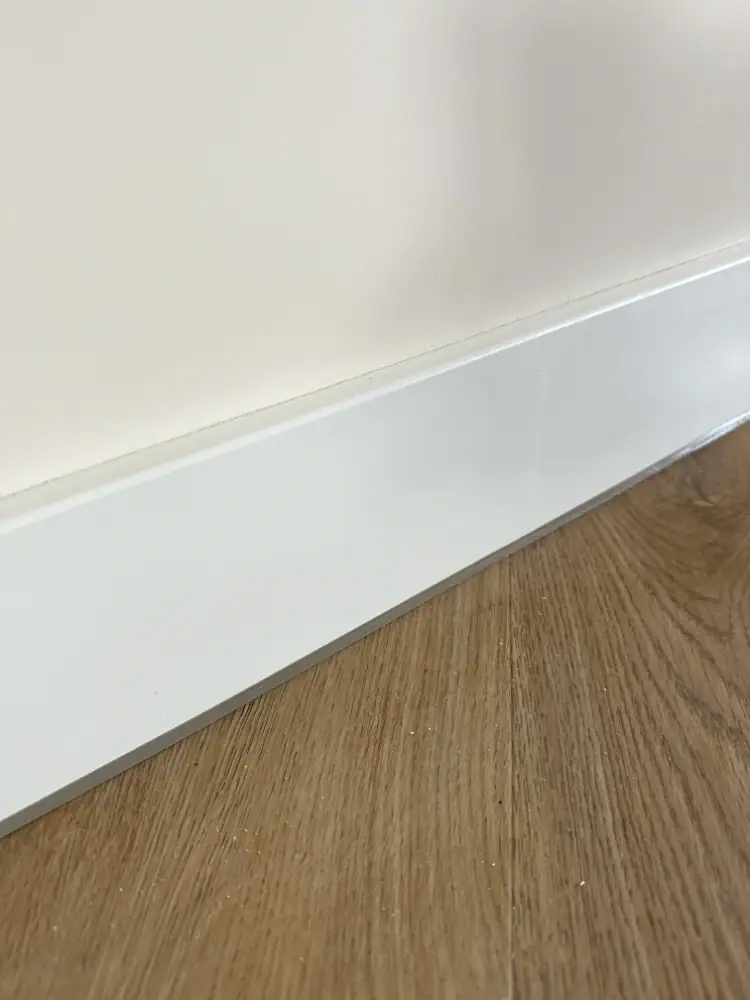 Kitter Geldrop voor plinten kitten